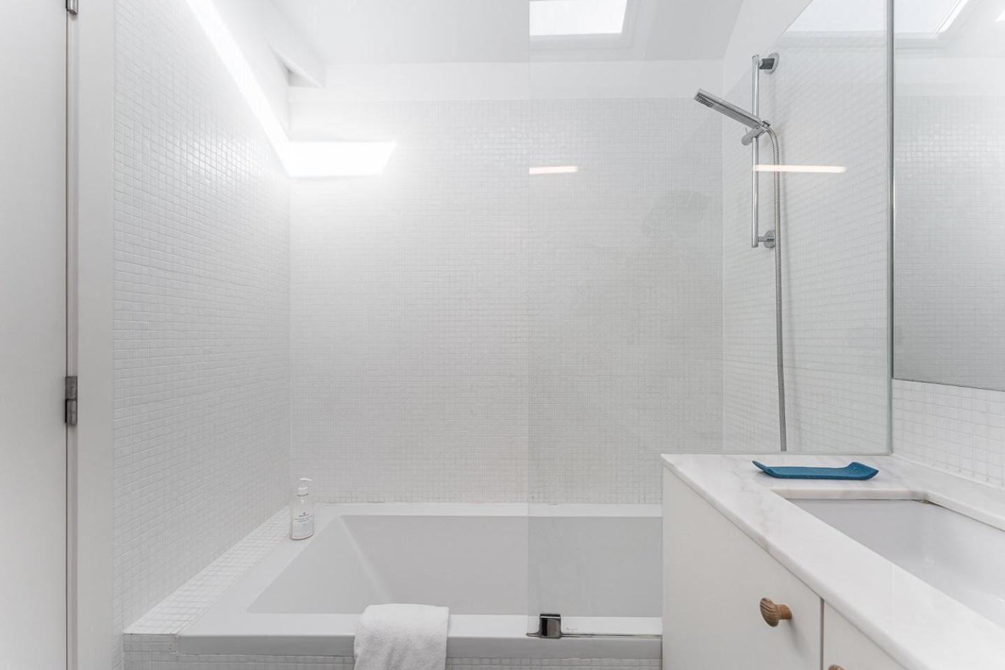 Guestready - Spacious And Modern Apt W/ Skylight Porto Exteriér fotografie